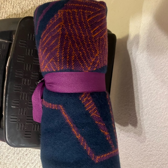 Wakanda Throw - Picture 2 of 2